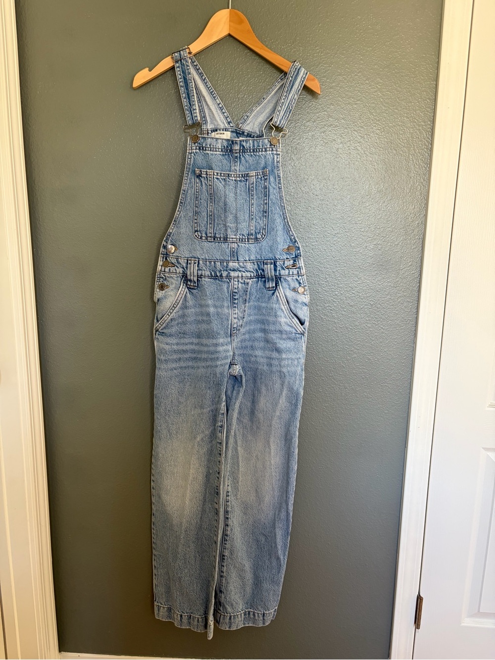 Cotton On Light Blue Denim Overalls - Women's Jeans Overalls
Size 22